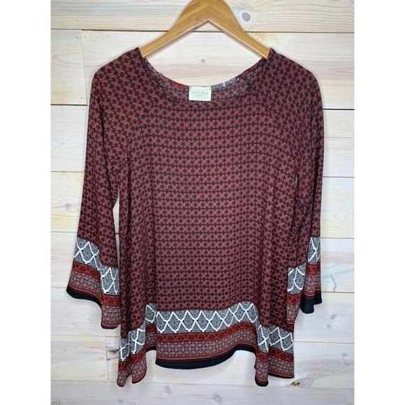 Navy and Red Boho Patterned Blouse with Wide Sleeves - Picture 5 of 8